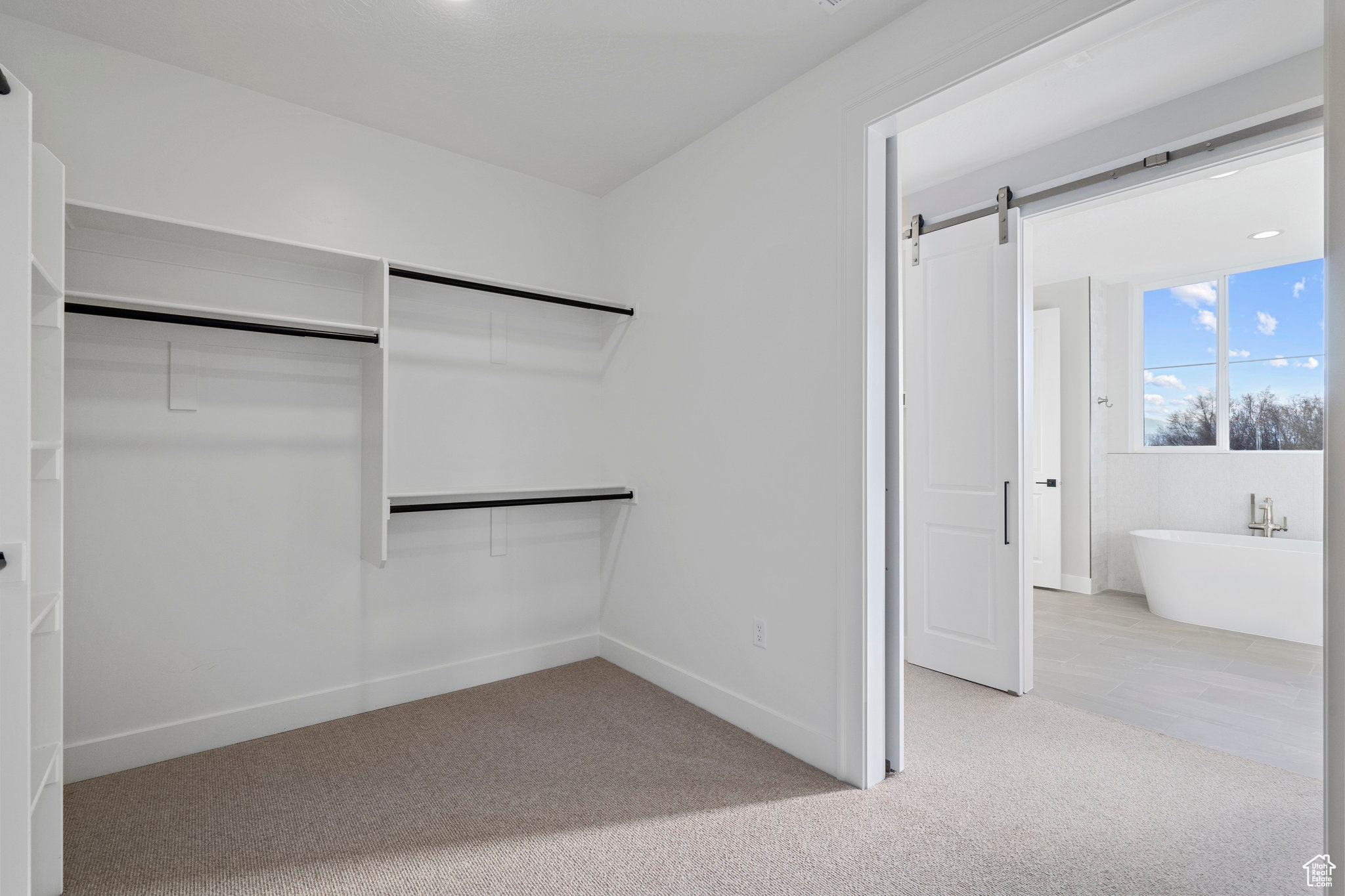 MONTDELLA - Residential Income