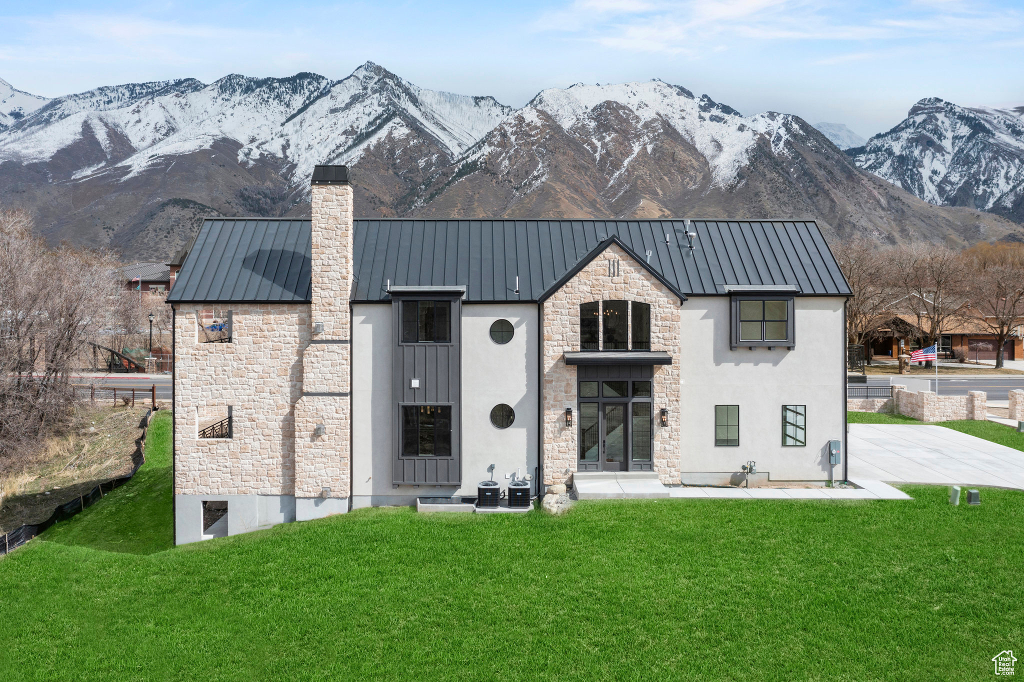 MONTDELLA - Residential Income