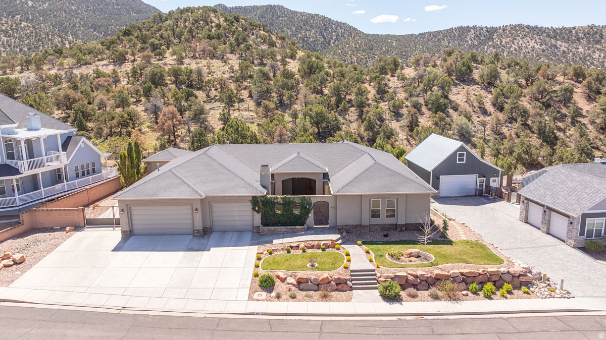 FIDDLERS CANYON SUBDIVISION - Residential