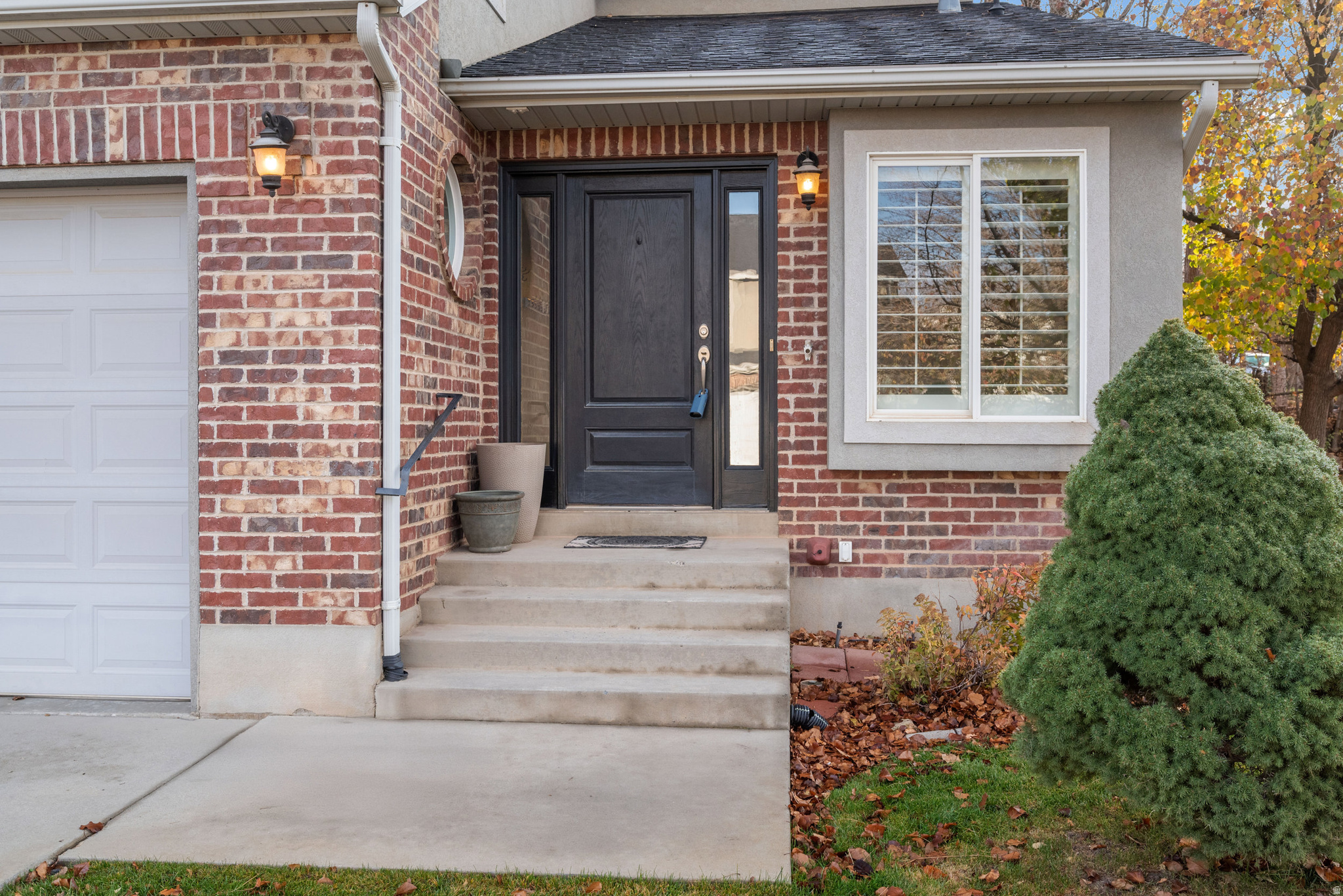 THE OC CONDOS - Residential