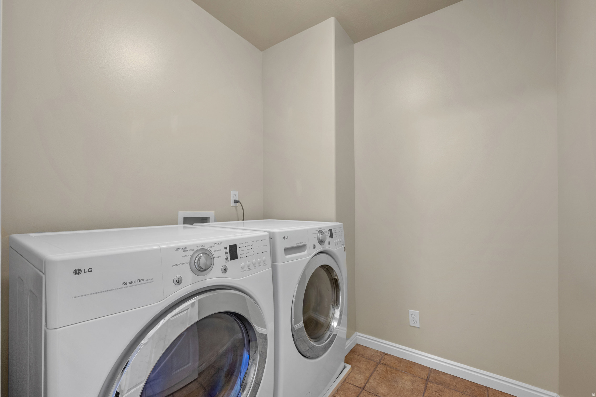 THE OC CONDOS - Residential