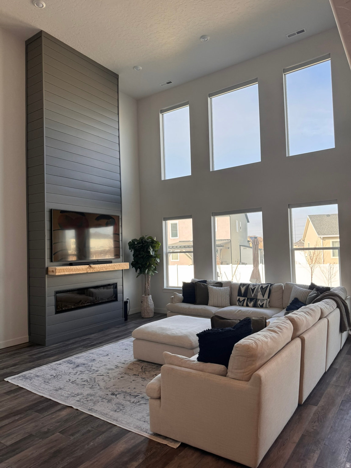 SHAMROCK VILLAGE - Residential