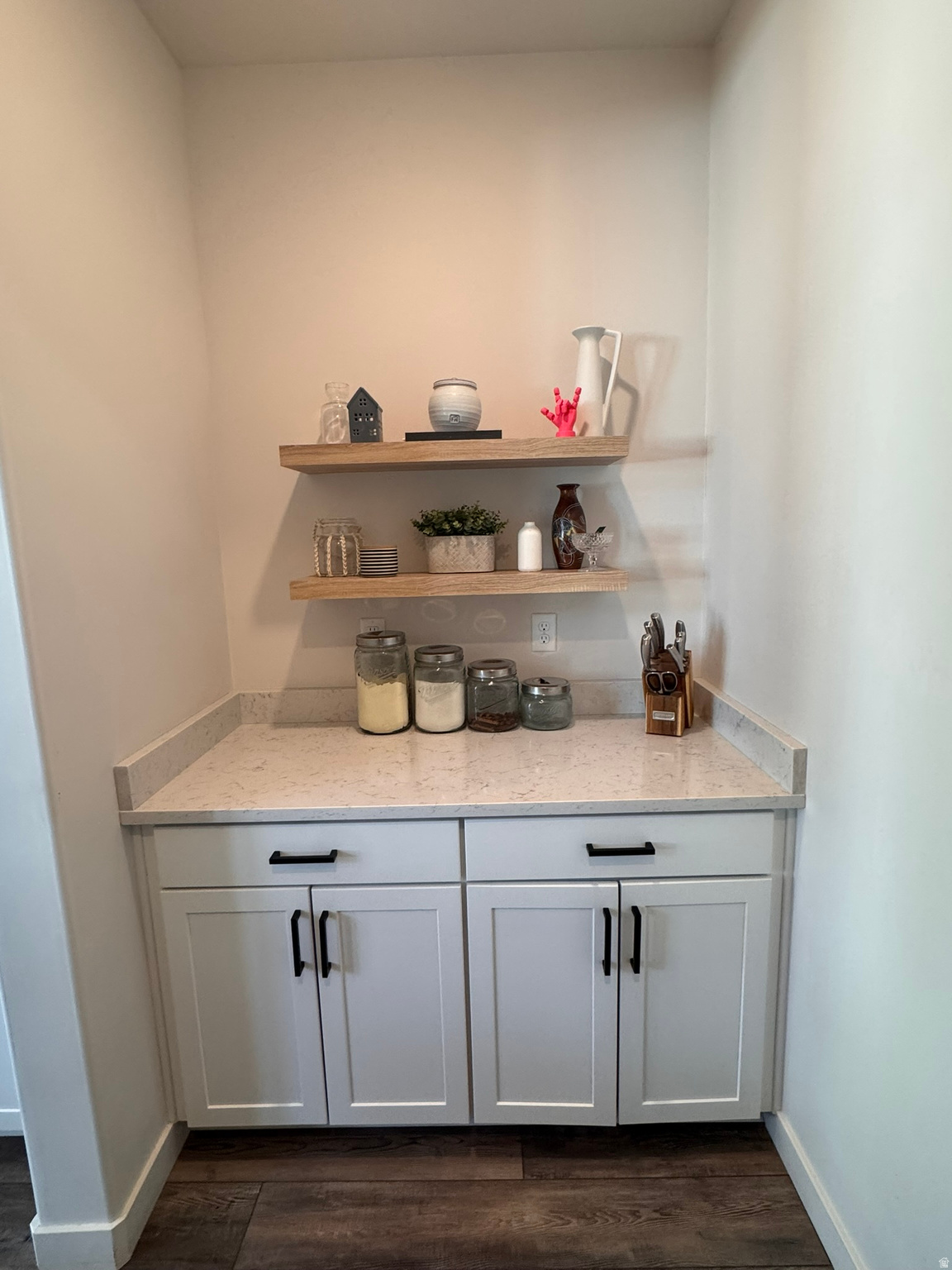 SHAMROCK VILLAGE - Residential