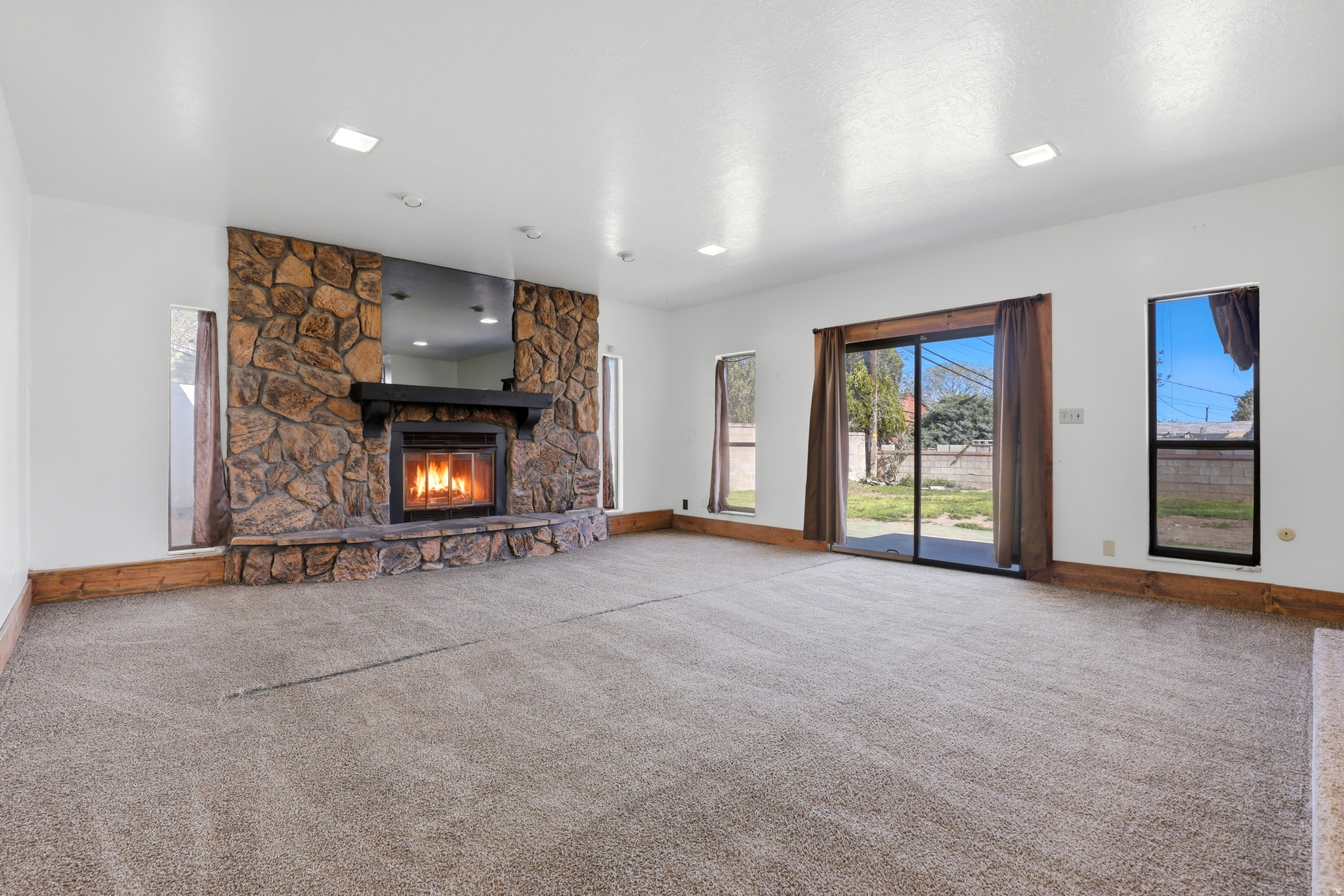 LAKE RIDGE - Residential