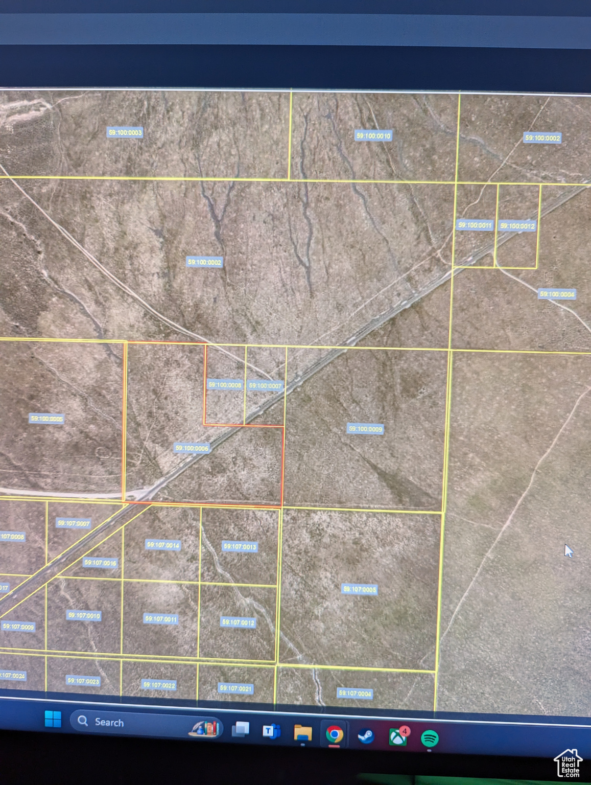 Main image without alt text