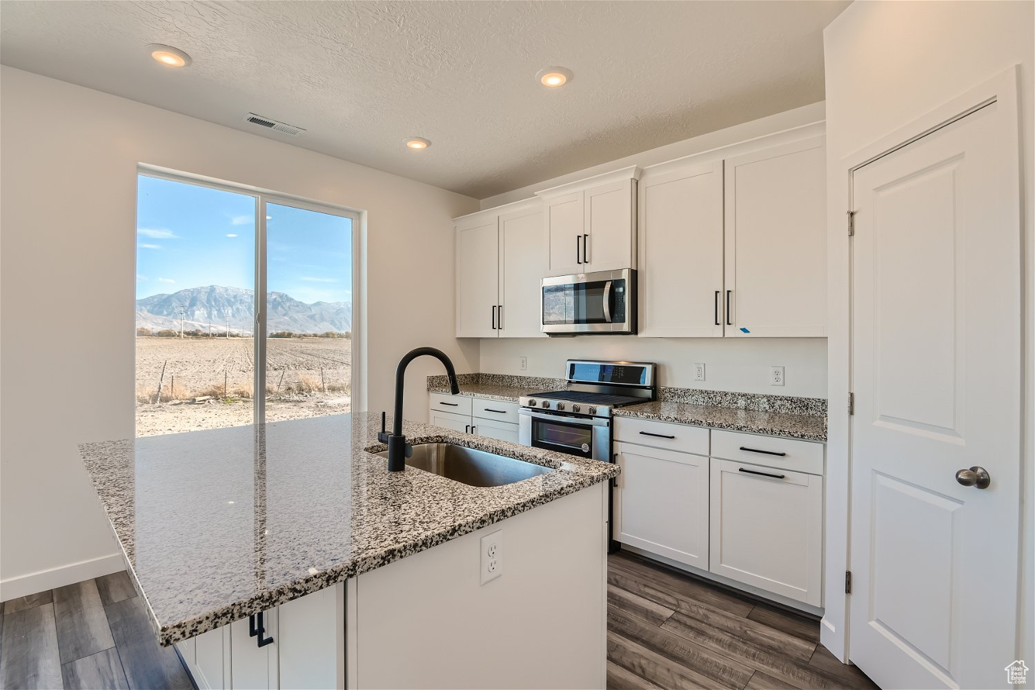 2927 W Coastline Dr, Syracuse, Utah image 3