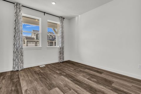 Tiny photo for 2468 N PAINTBRUSH DR, Saratoga Springs, UT 84045 (MLS # 2122735)