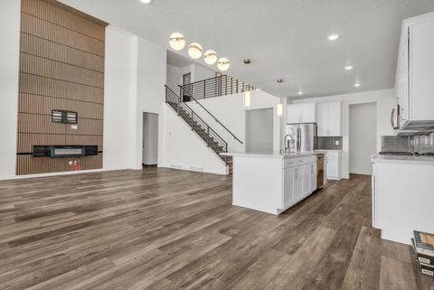 Tiny photo for 2468 N PAINTBRUSH DR, Saratoga Springs, UT 84045 (MLS # 2122735)