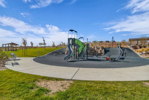 Tiny photo for 2468 N PAINTBRUSH DR, Saratoga Springs, UT 84045 (MLS # 2122735)