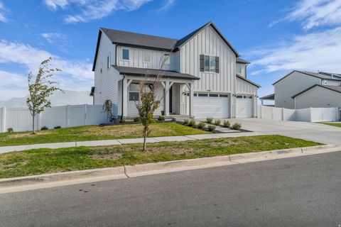 Tiny photo for 2468 N PAINTBRUSH DR, Saratoga Springs, UT 84045 (MLS # 2122735)
