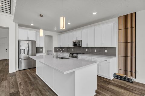 Tiny photo for 2468 N PAINTBRUSH DR, Saratoga Springs, UT 84045 (MLS # 2122735)