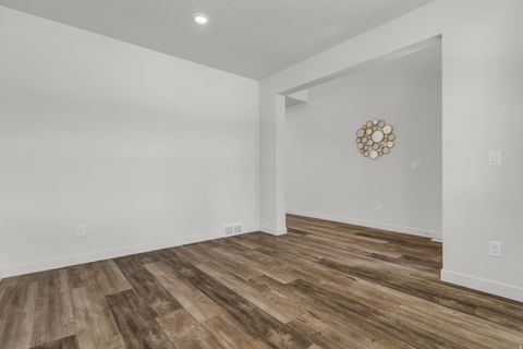 Tiny photo for 2468 N PAINTBRUSH DR, Saratoga Springs, UT 84045 (MLS # 2122735)