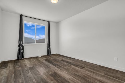 Tiny photo for 2468 N PAINTBRUSH DR, Saratoga Springs, UT 84045 (MLS # 2122735)