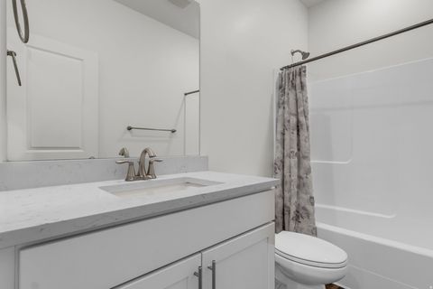 Tiny photo for 2468 N PAINTBRUSH DR, Saratoga Springs, UT 84045 (MLS # 2122735)