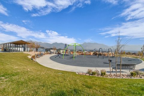 Tiny photo for 2468 N PAINTBRUSH DR, Saratoga Springs, UT 84045 (MLS # 2122735)