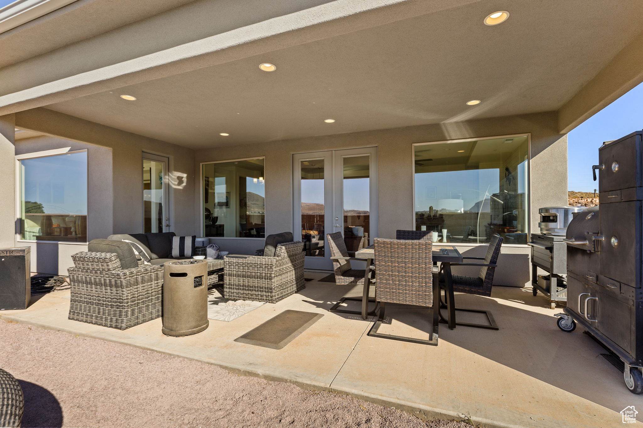 PAINTED SANDS - Residential