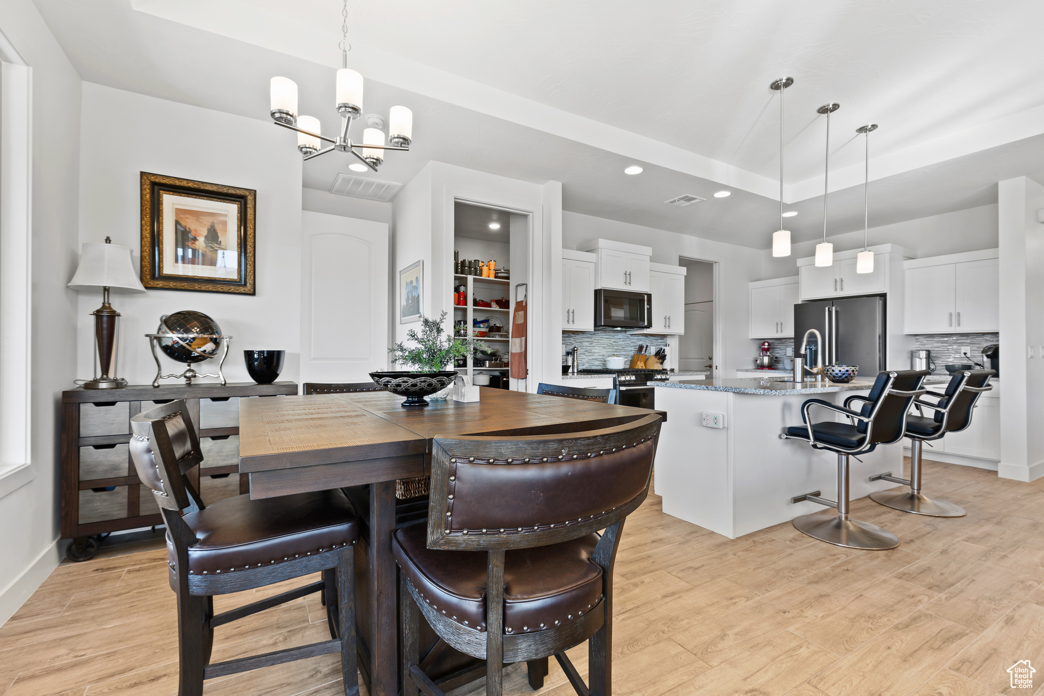 PAINTED SANDS - Residential