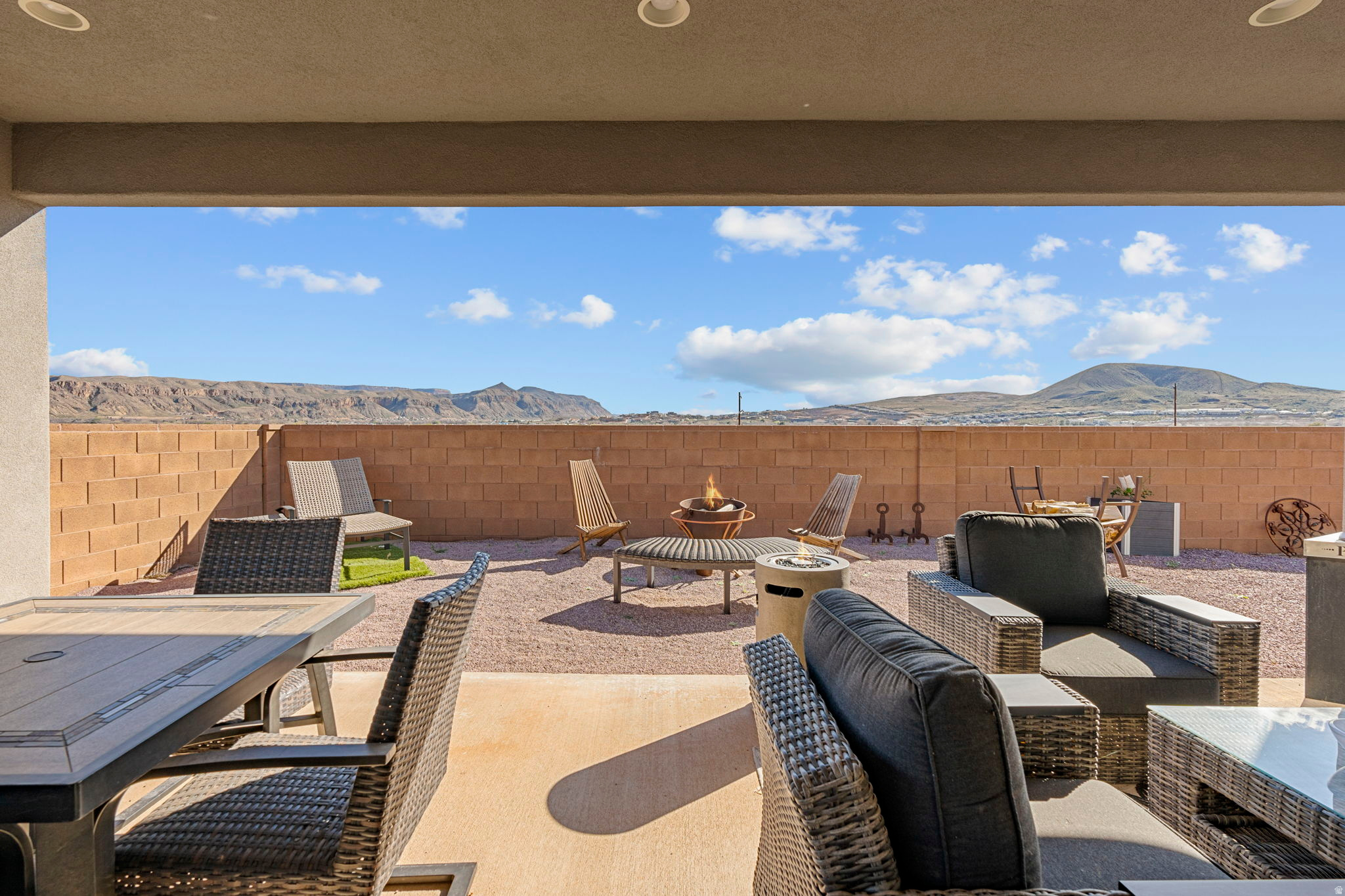 PAINTED SANDS - Residential