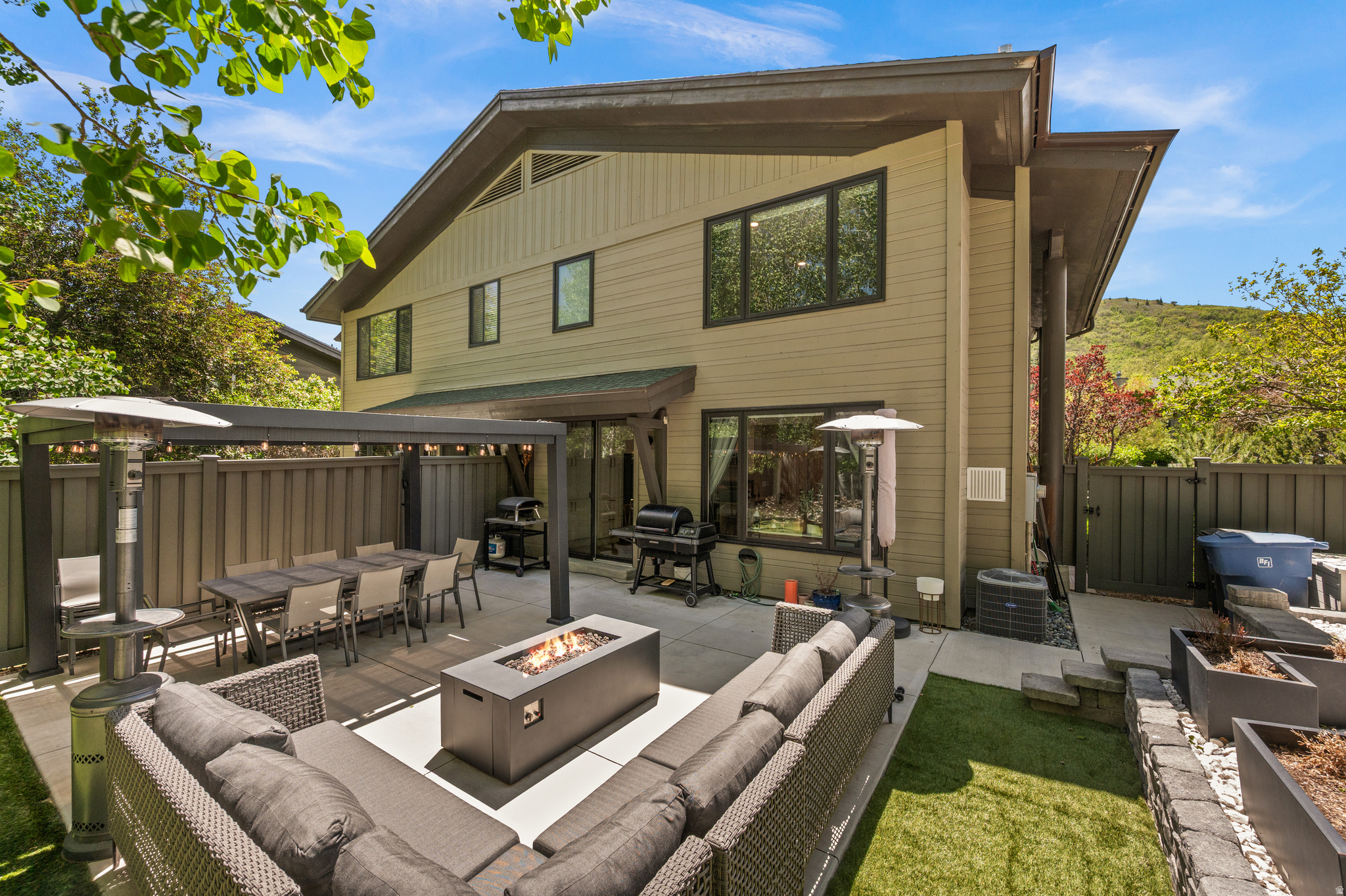 PINEBROOK COTTAGES - Residential