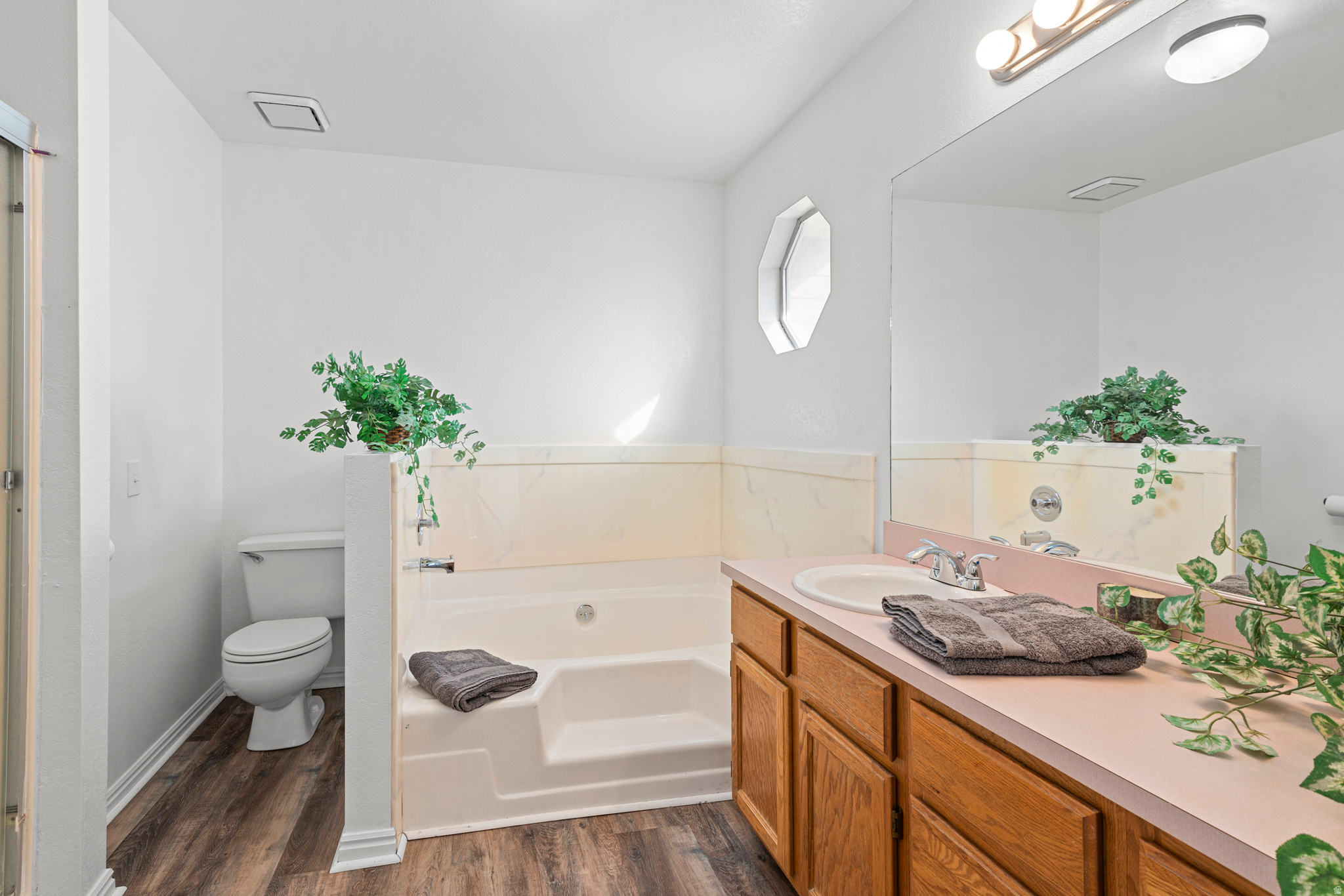 WOODHAVEN - Residential Income