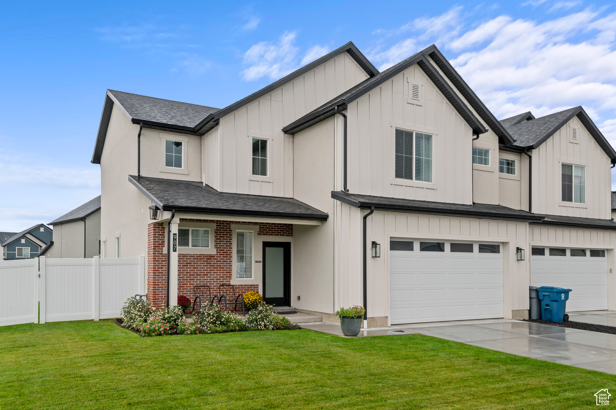 LAKESHORE LANDING - Residential