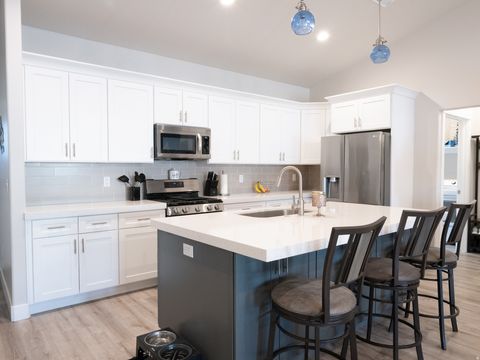 Tiny photo for 3369 W SOPHIE LN S, West Haven, UT 84401 (MLS # 2156003)
