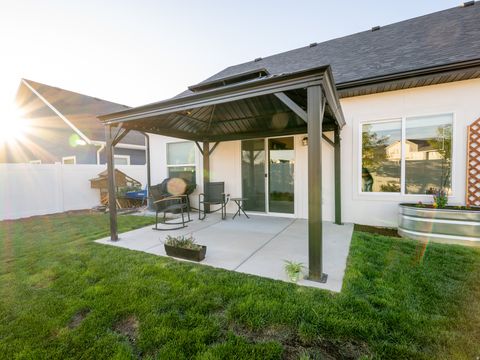 Tiny photo for 3369 W SOPHIE LN S, West Haven, UT 84401 (MLS # 2156003)