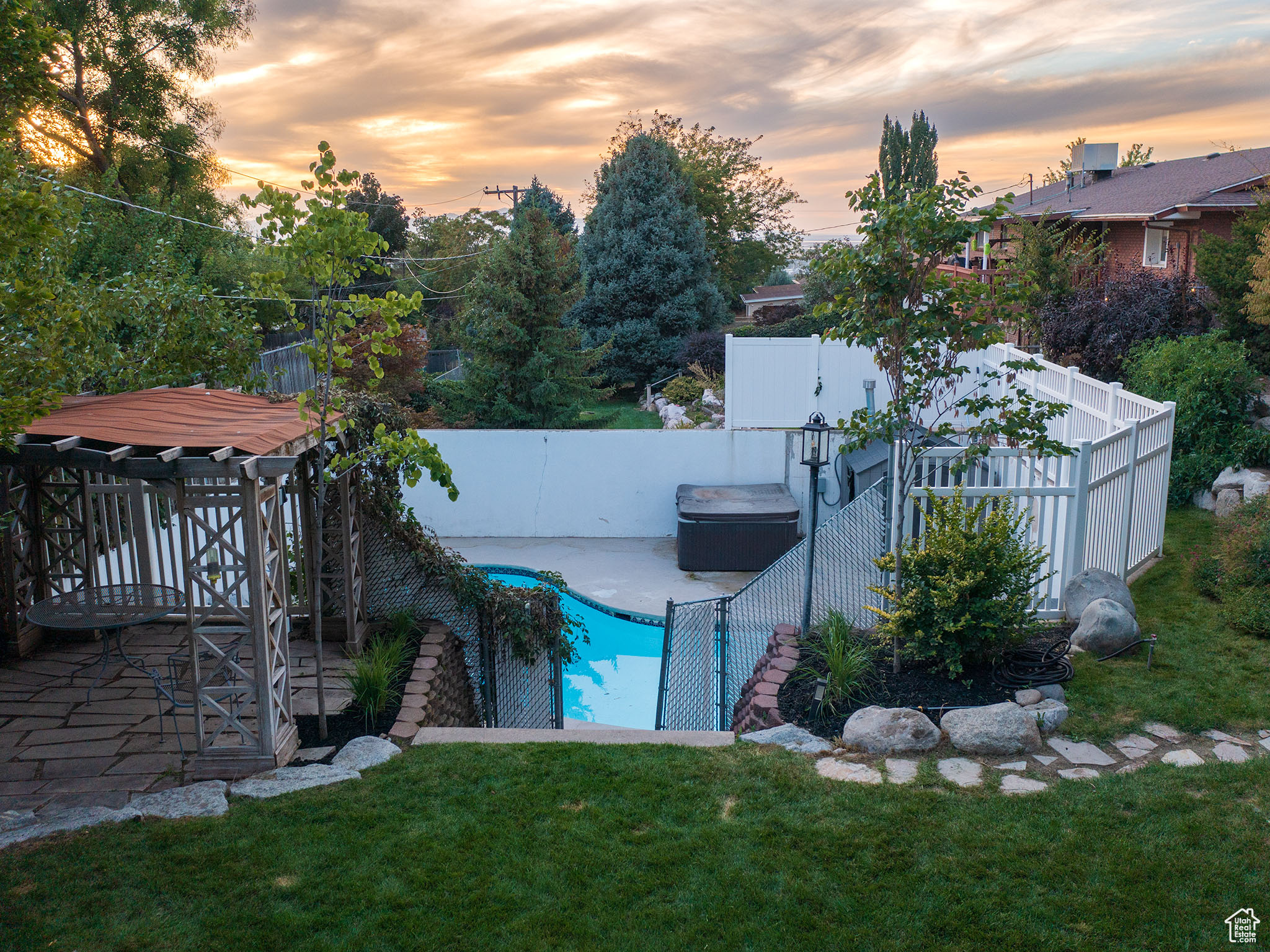 MILL CREEK HEIGHTS - Residential