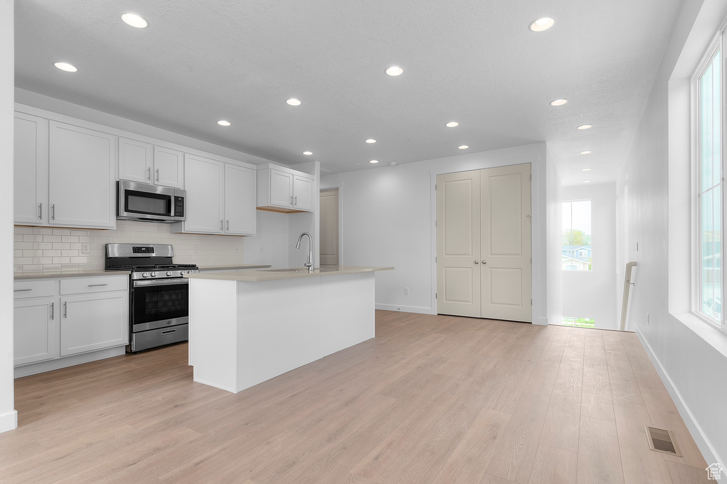 HOLBROOK E VILLAS 601 - Residential