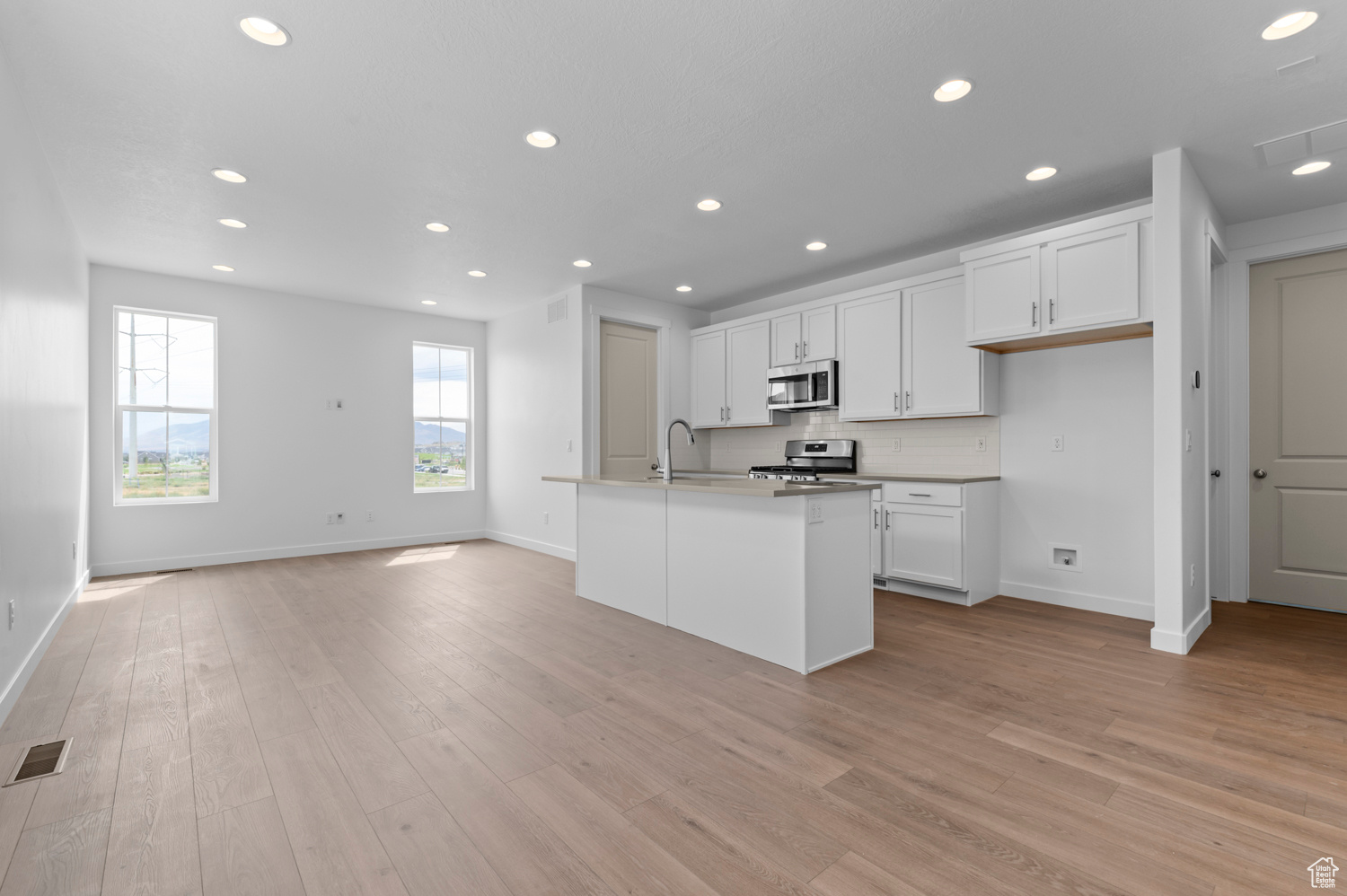 HOLBROOK E VILLAS 601 - Residential