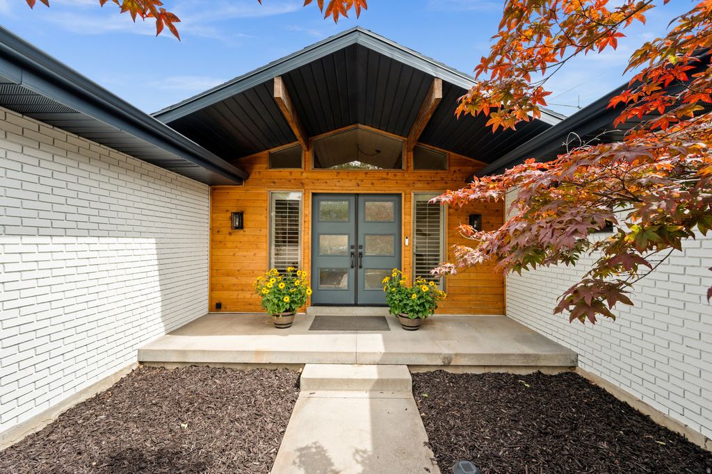 Photo of 2241 E SOMERSET DR S, Cottonwood Heights, UT 84121 (MLS # 2164524)