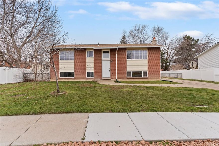 Separate walkout entrance and 2nd kitchen! Newer washer and dryer included! You're going to love the upgrades in the kitchen and bathrooms! Newer HVAC and roof! Don't miss this one!