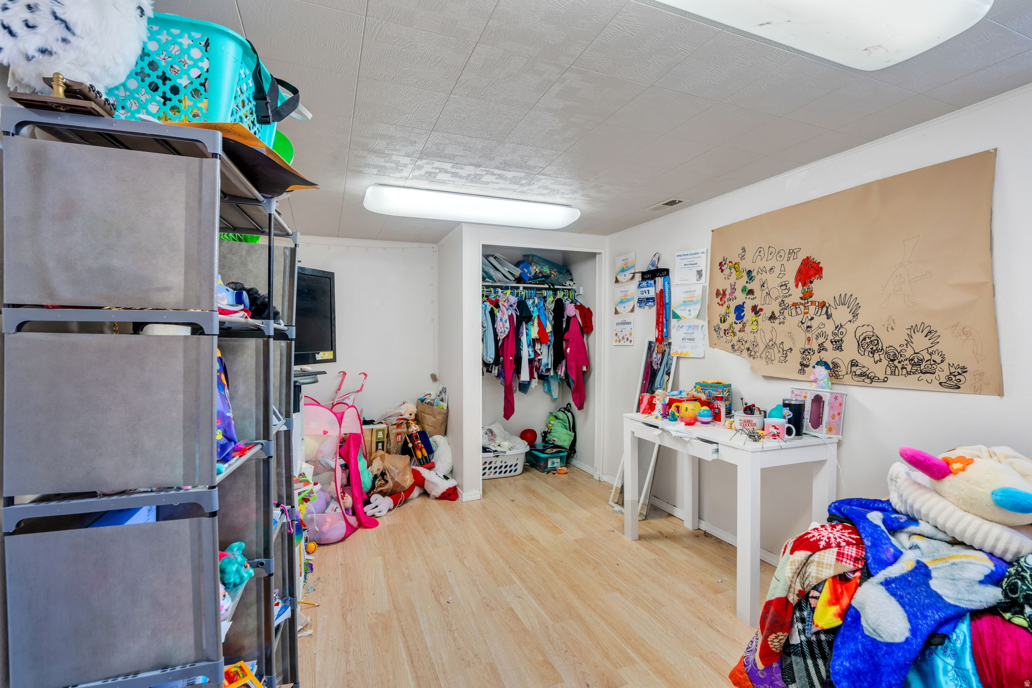 LAKEVIEW ESTATES - Residential