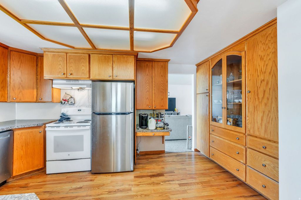 Photo of 348 N LAKEVIEW AVE. Ave E, Tooele, UT 84074 (MLS # 2152567)