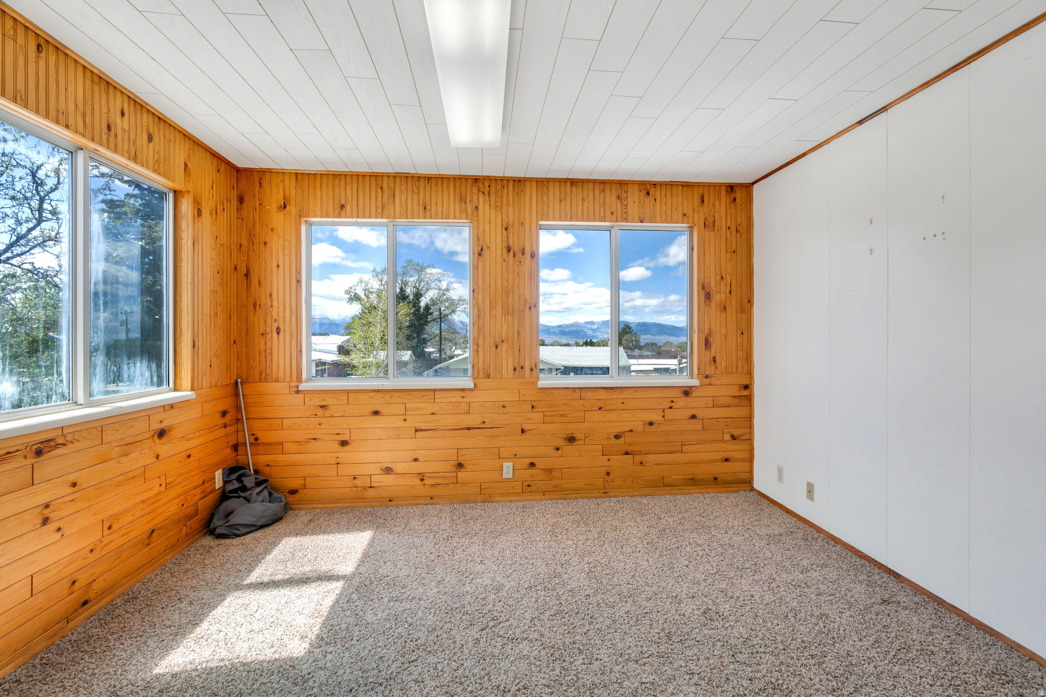 LAKEVIEW ESTATES - Residential