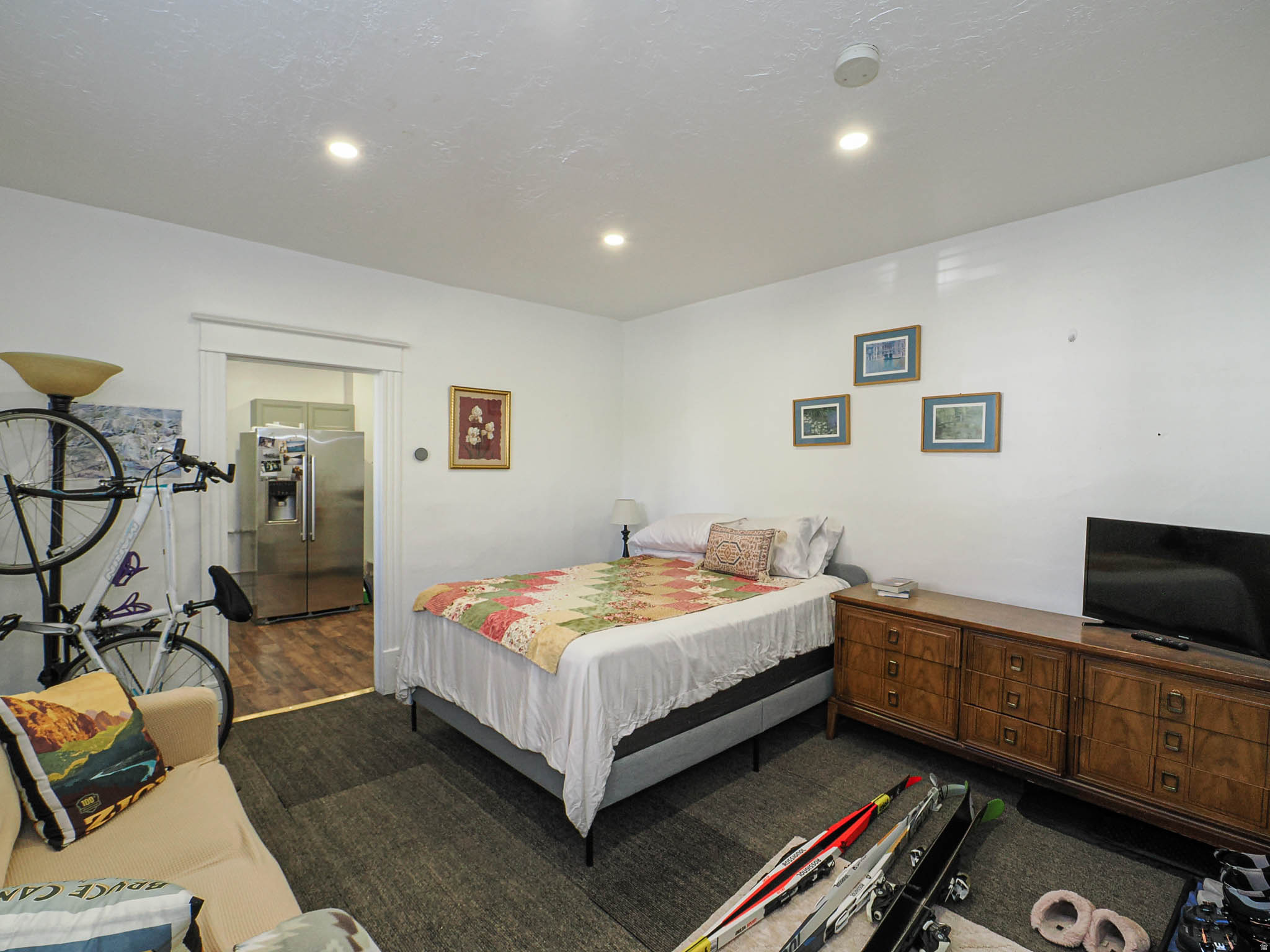 AVENUES - Residential Income