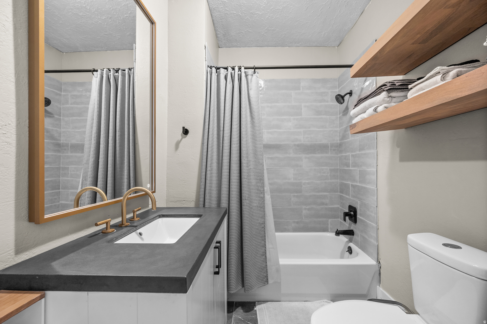 AVENUES - Residential Income