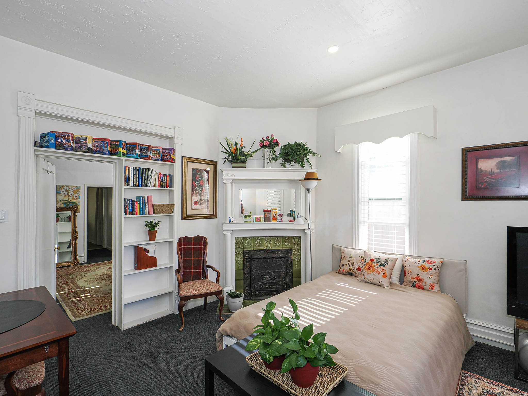 AVENUES - Residential Income