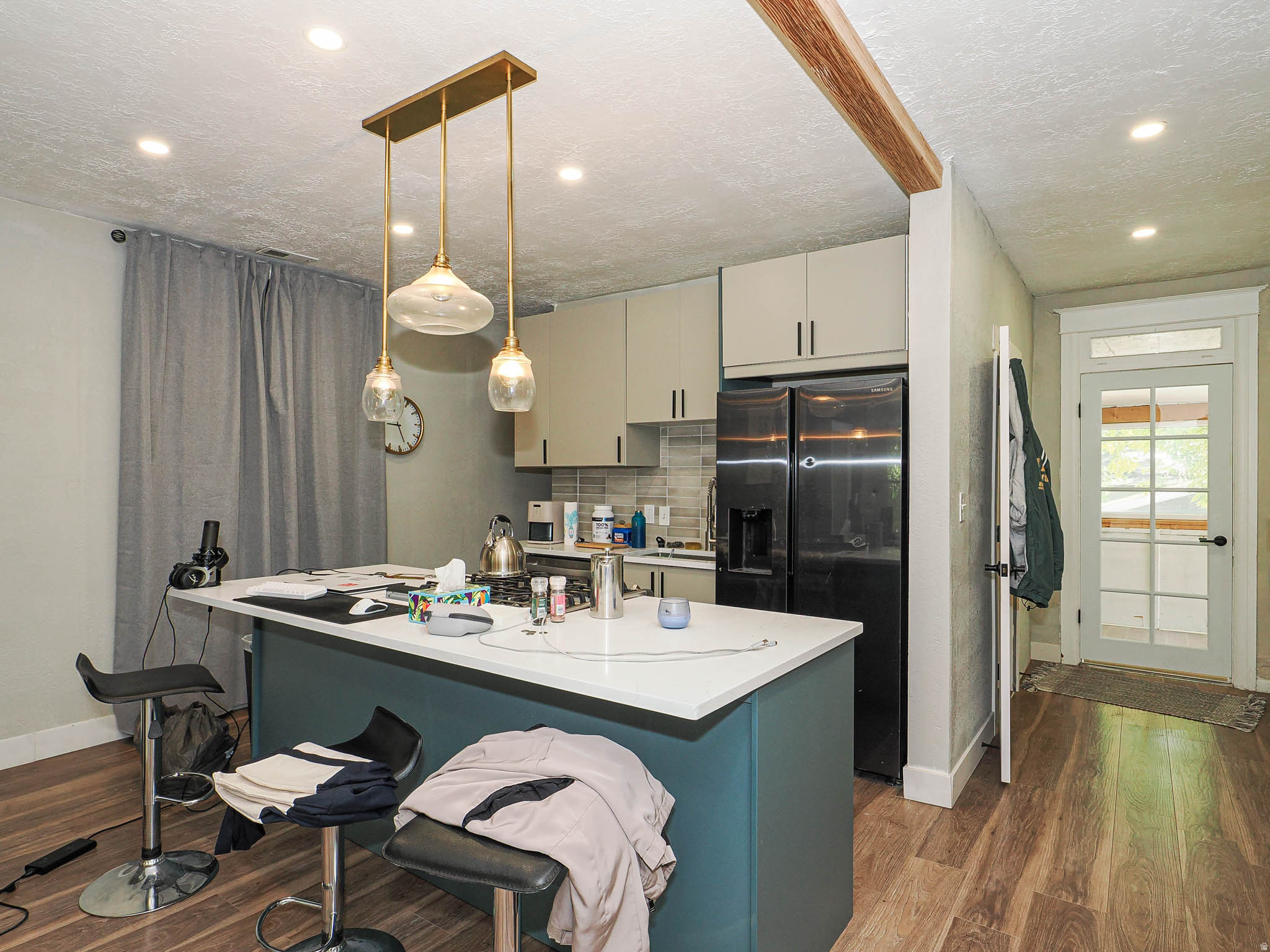 AVENUES - Residential Income