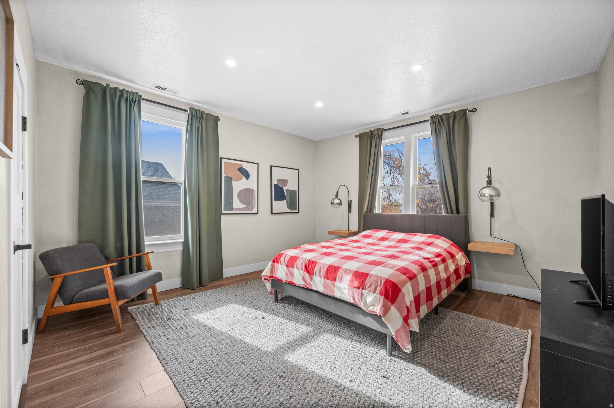 AVENUES - Residential Income