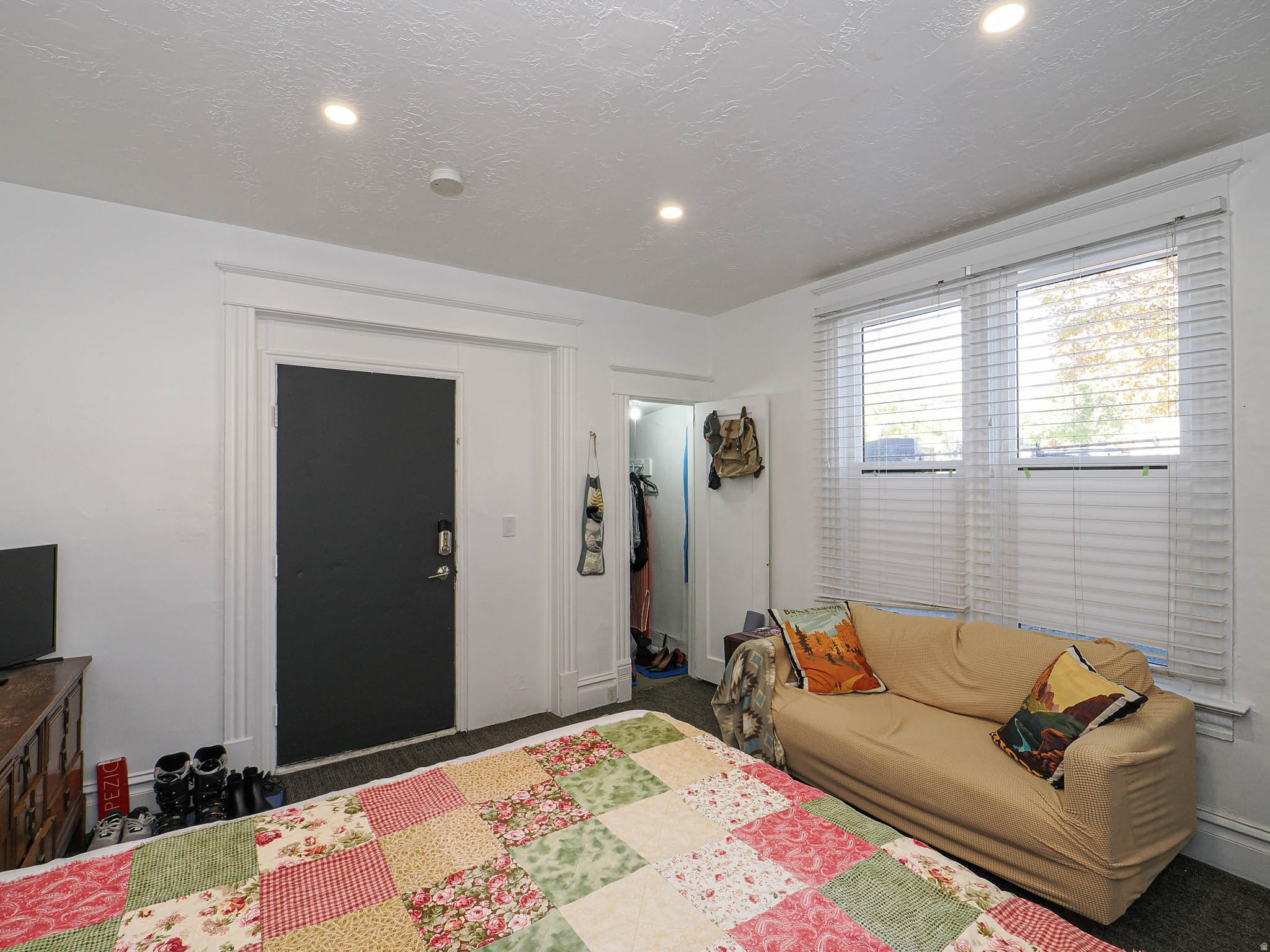 AVENUES - Residential Income