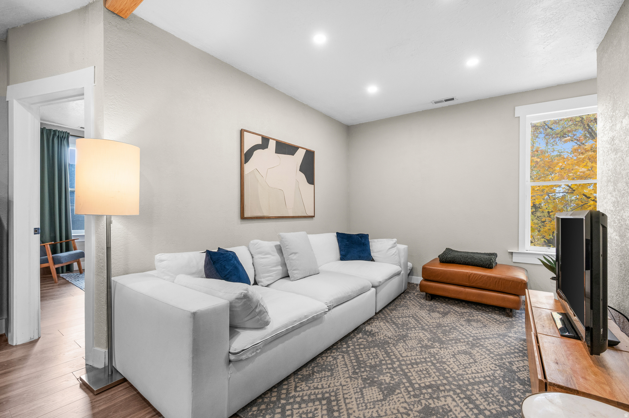 AVENUES - Residential Income