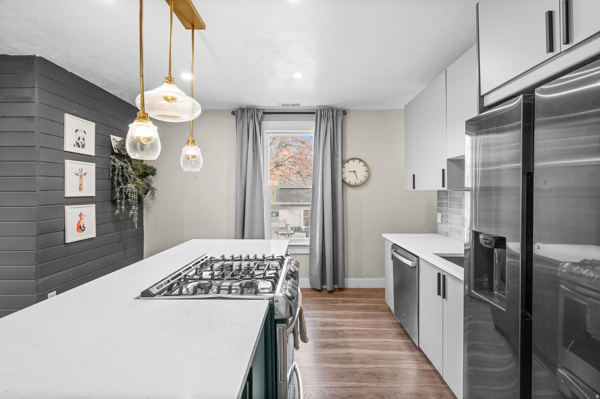 AVENUES - Residential Income