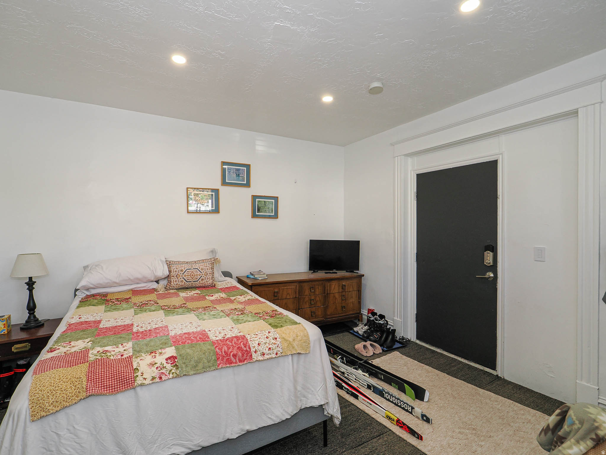 AVENUES - Residential Income