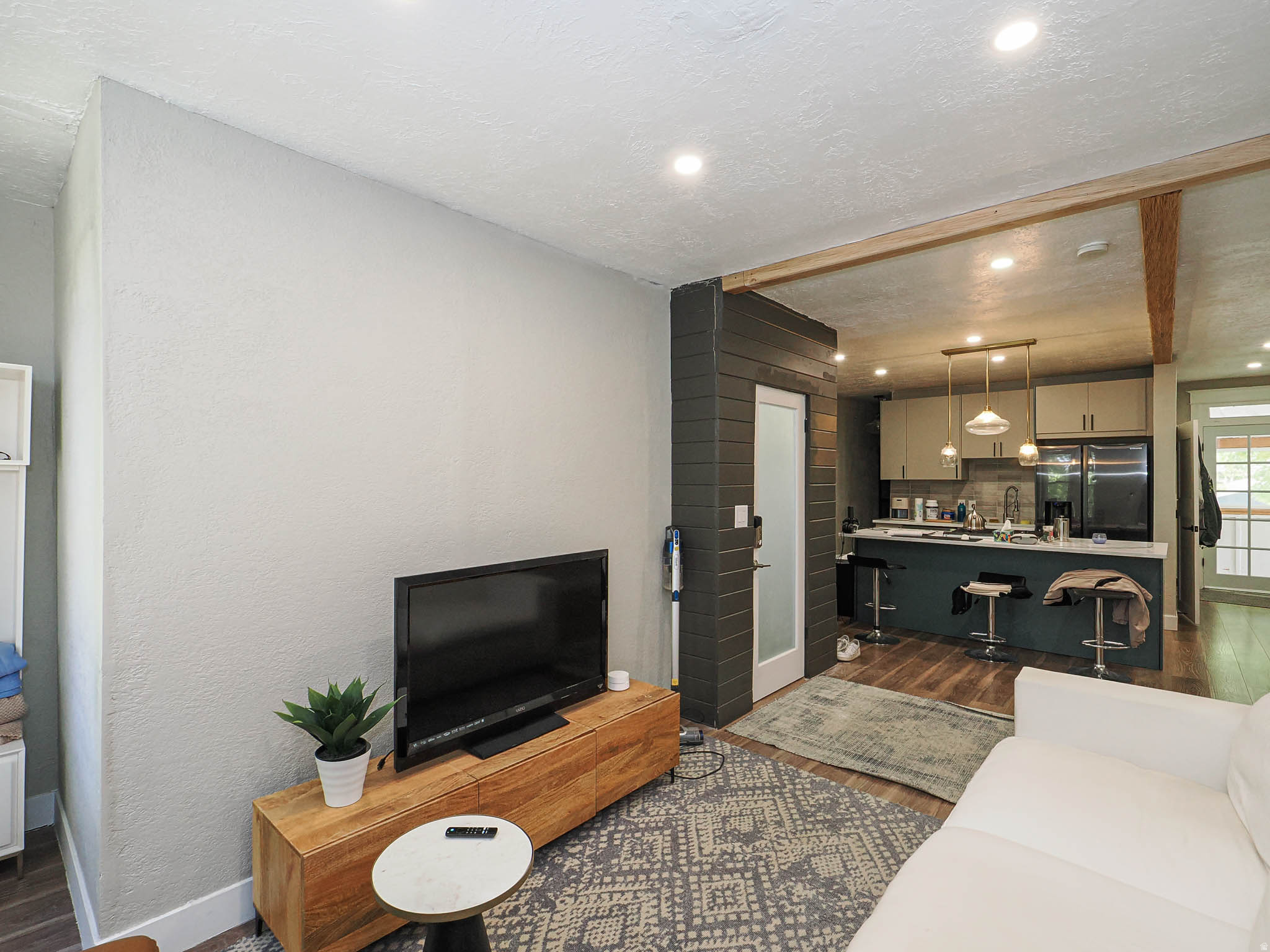 AVENUES - Residential Income