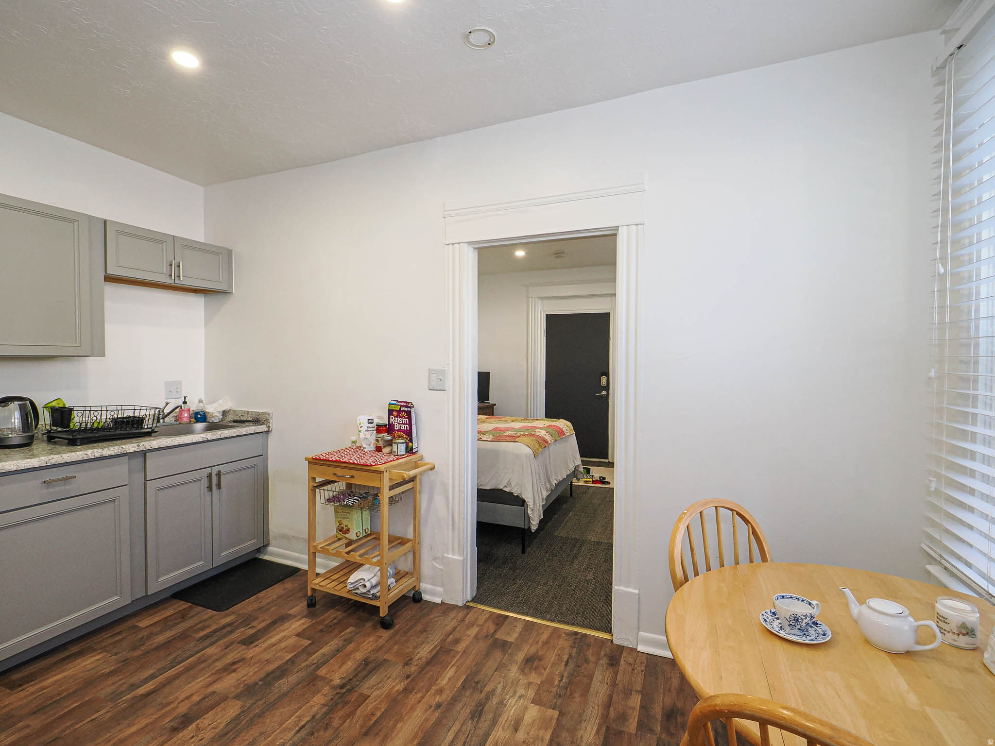 AVENUES - Residential Income