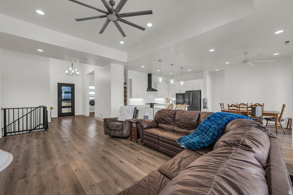 GRAND HEIGHTS PH 1 - Residential