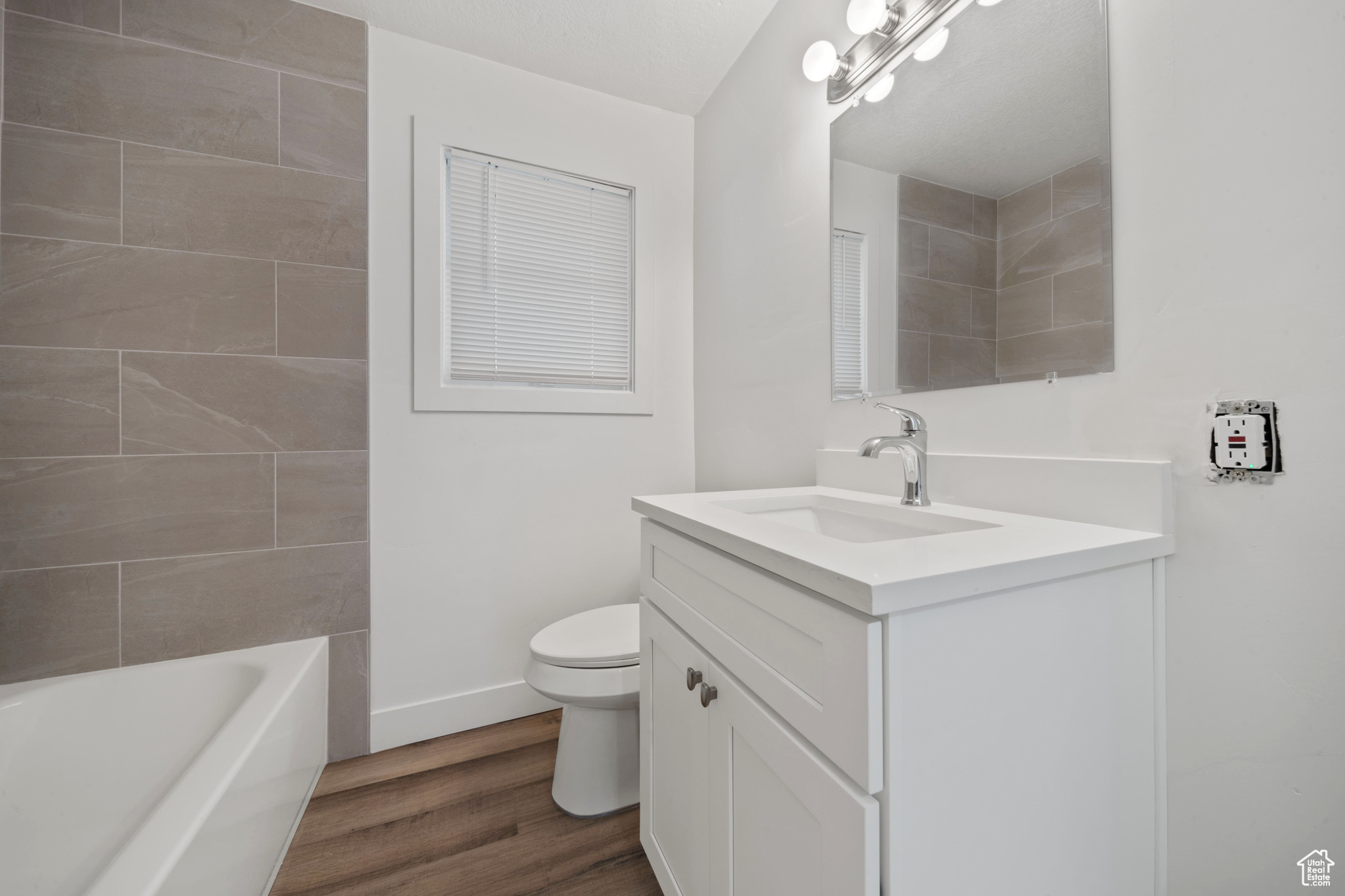 KEARNS TOWNSITE - Residential
