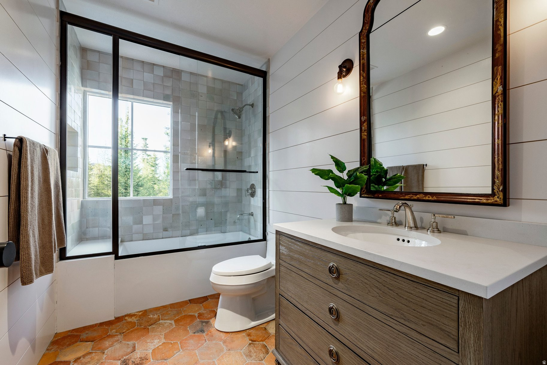 WHITE PINE RANCHES - Residential