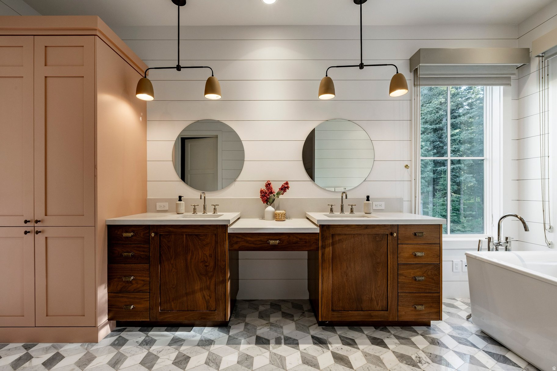WHITE PINE RANCHES - Residential